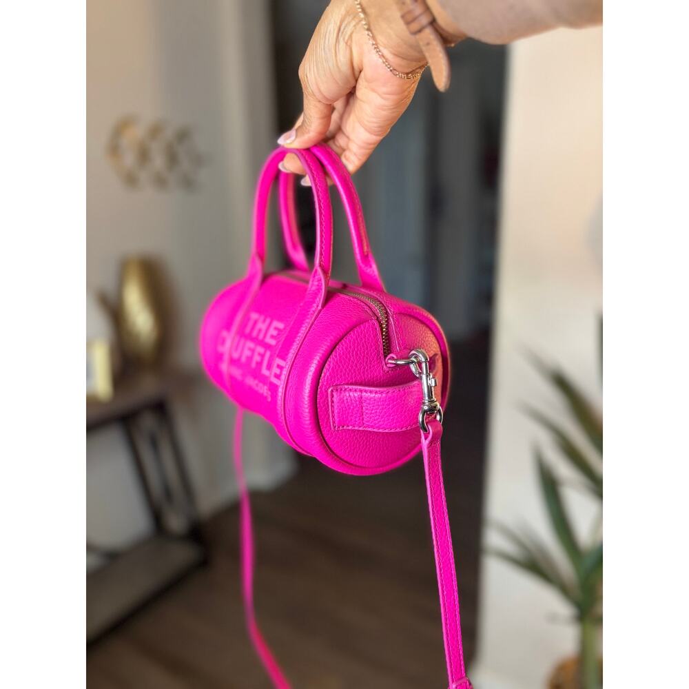 MARC JACOBS The Duffle Mini Leather Bag โ Hot Pink - Picture 2 of 11